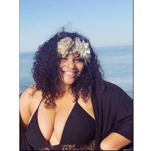 Meet your Posher, Alexus